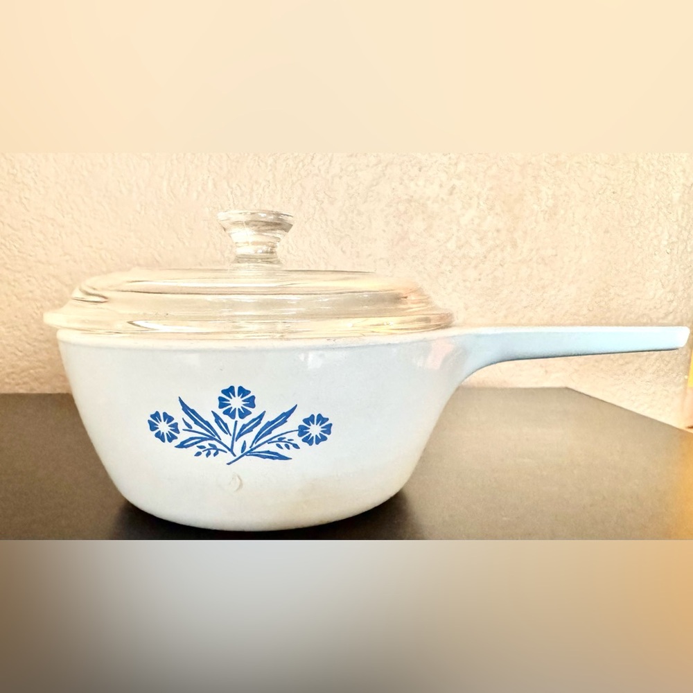 Collectable Adorable 6” Corning Ware Blue and White W/ Lid